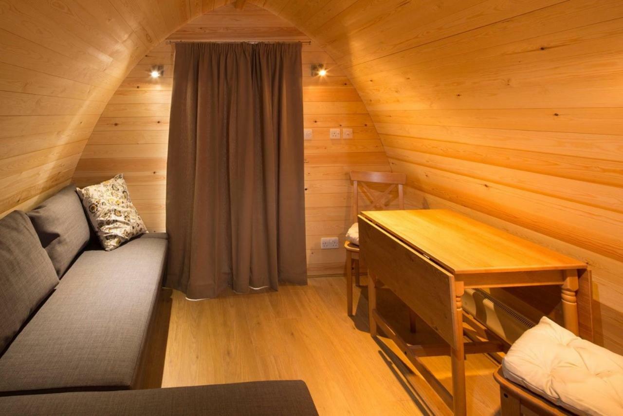 Buttercup Glamping Pod Otel Cheltenham Dış mekan fotoğraf