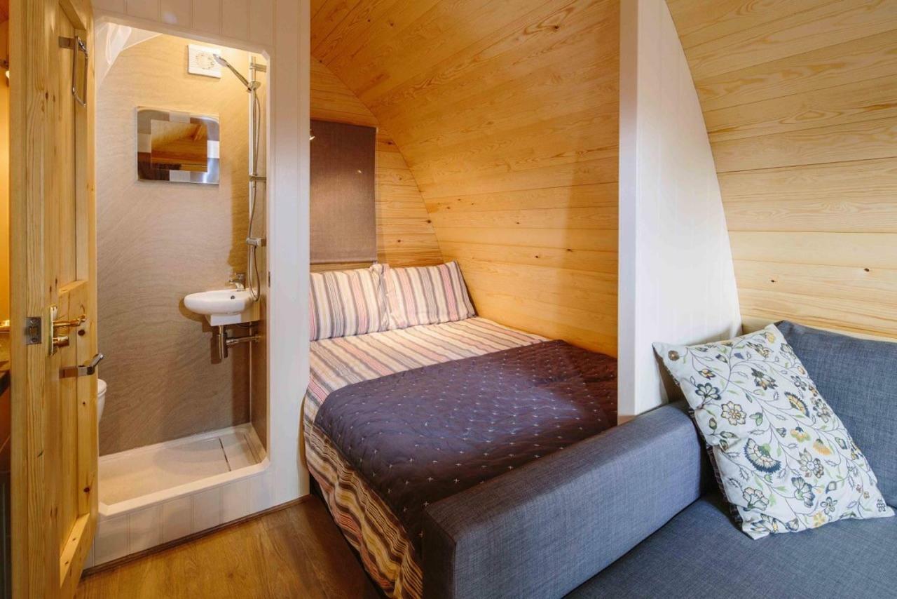 Buttercup Glamping Pod Otel Cheltenham Dış mekan fotoğraf