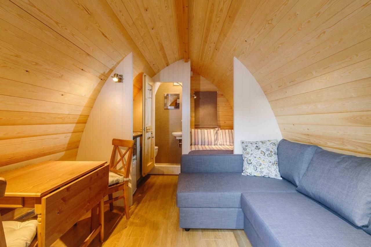 Buttercup Glamping Pod Otel Cheltenham Dış mekan fotoğraf